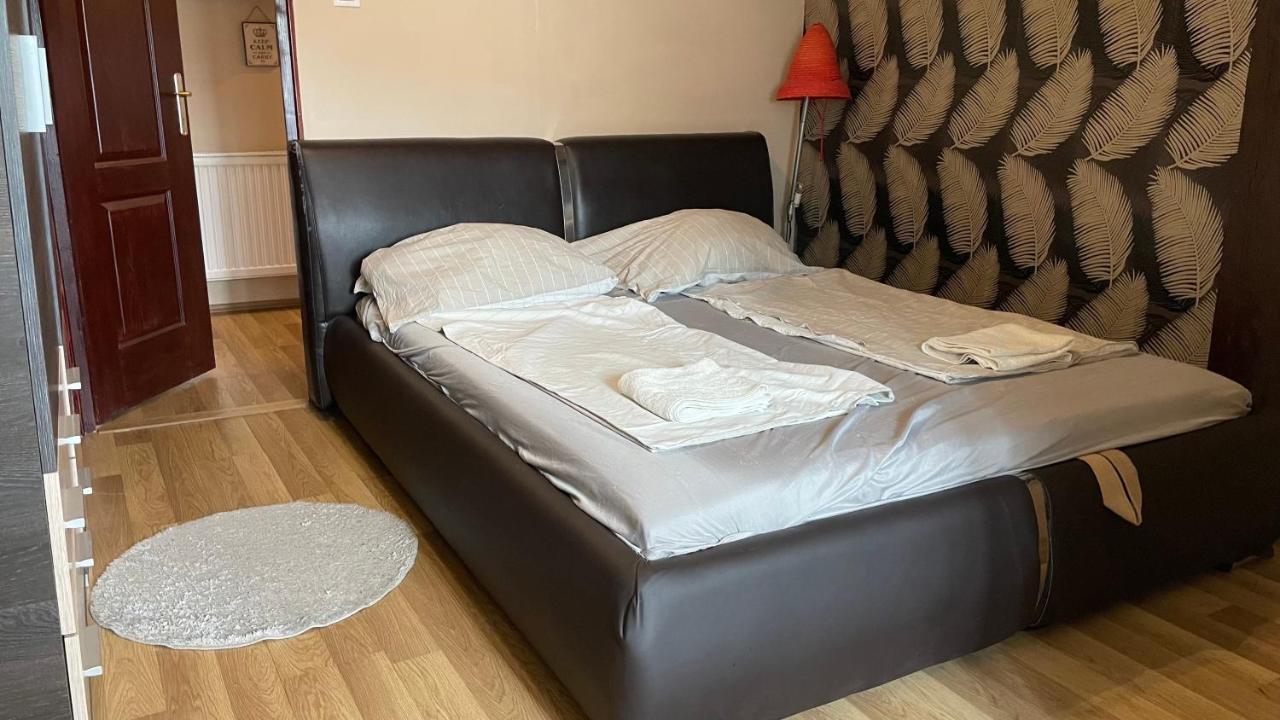 באיה Bristol Apartments מראה חיצוני תמונה