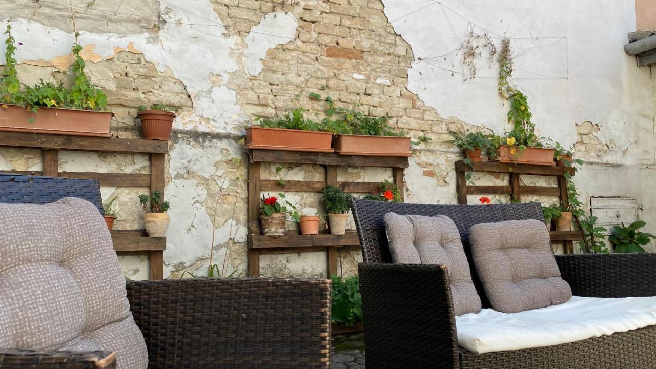 באיה Bristol Apartments מראה חיצוני תמונה