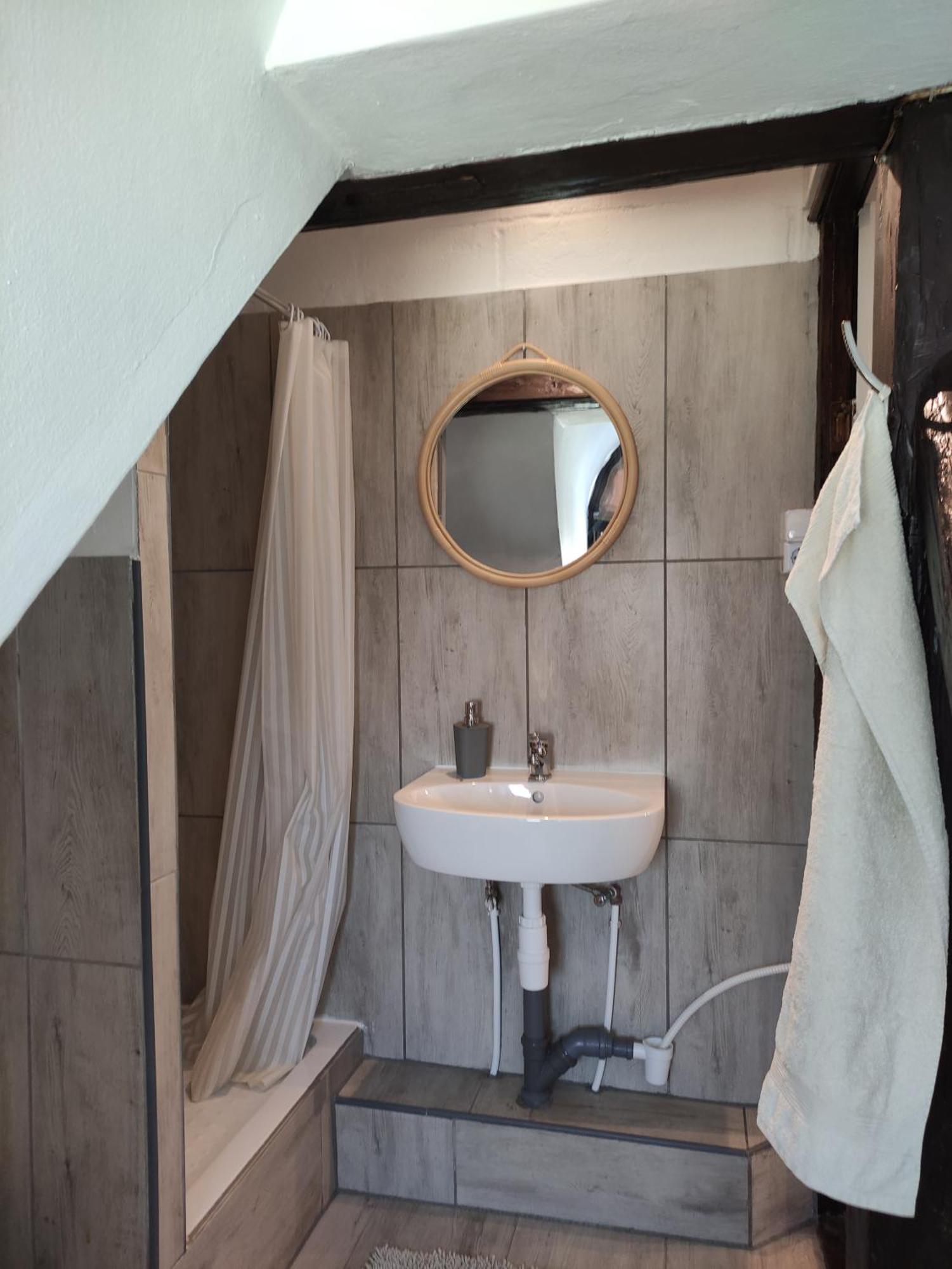 באיה Bristol Apartments מראה חיצוני תמונה